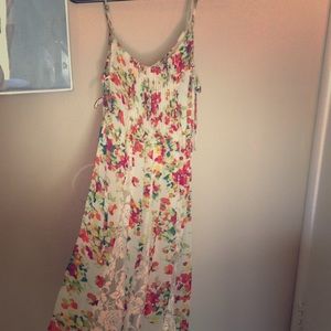 Boutique quality, flower print sun dress 🌼